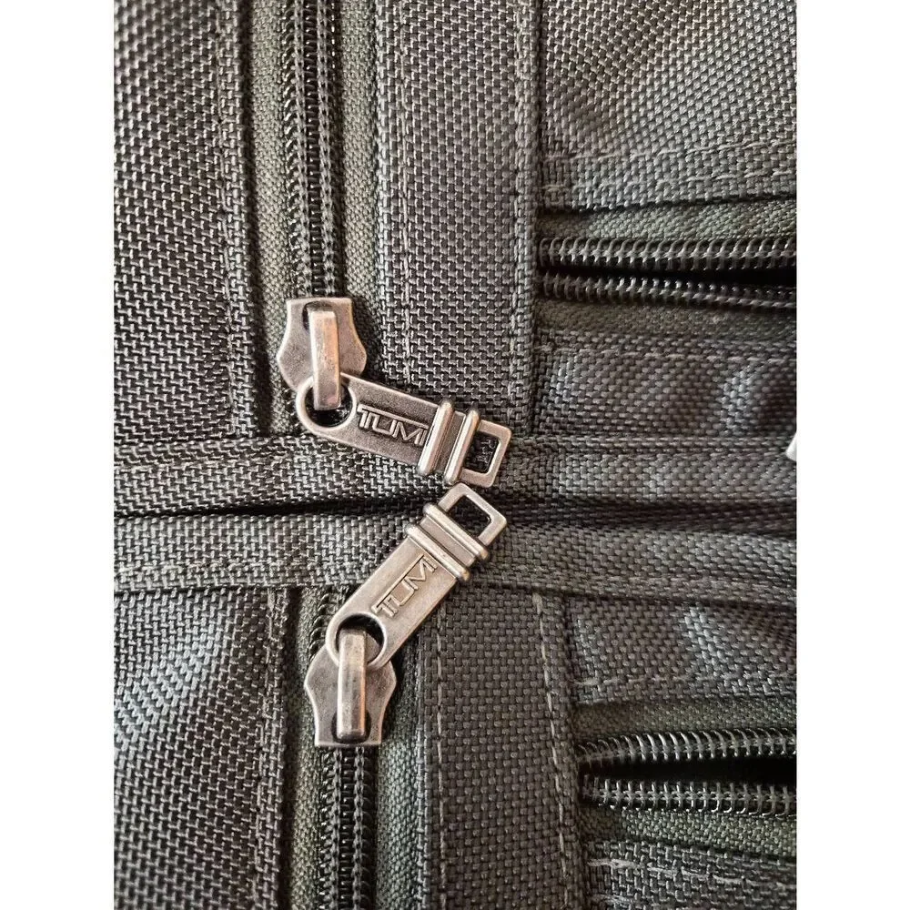 Tumi garmet bag